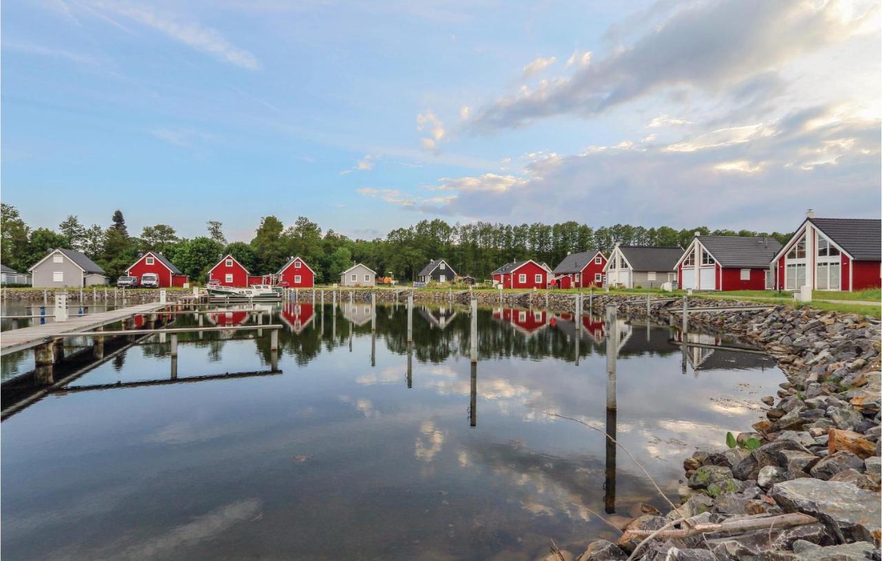 Nice home in Zerpenschleuse with 2 Bedrooms, WiFi&Sauna Buitenkant foto